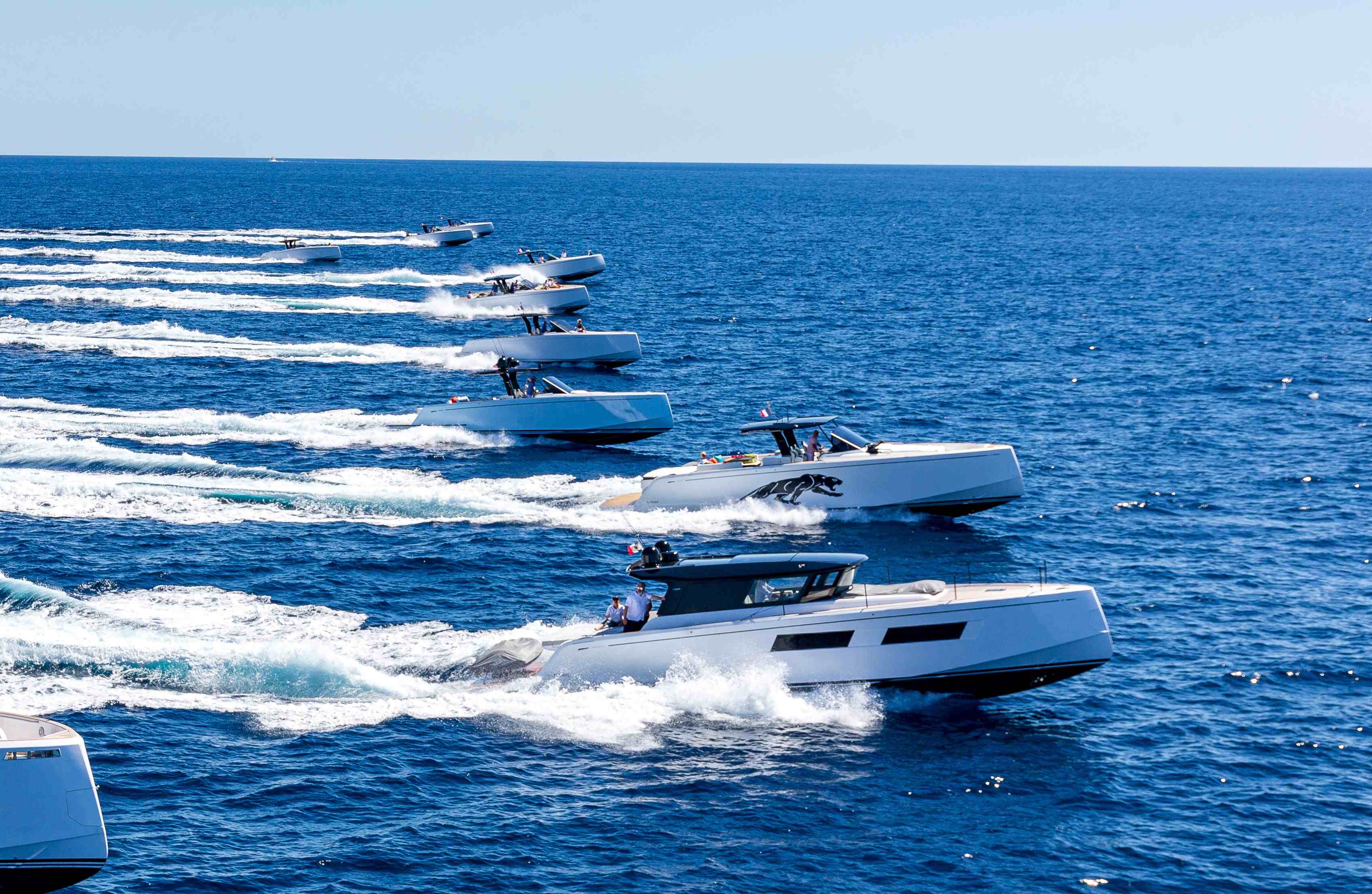 Location de bateaux de luxe à moteurs