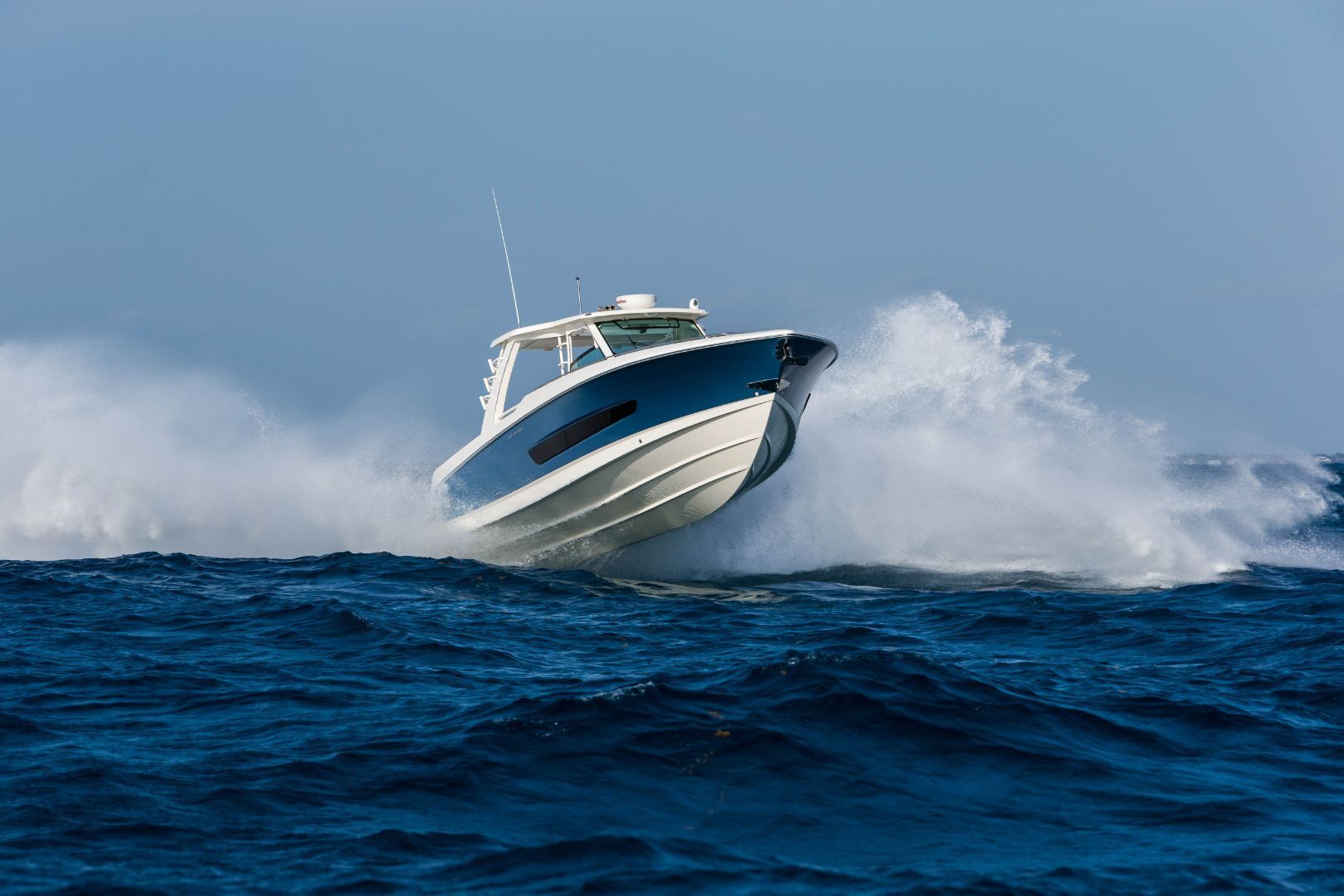 Boston Whaler Neufs en vente chez Santarelli Marine votre distributeur officiel